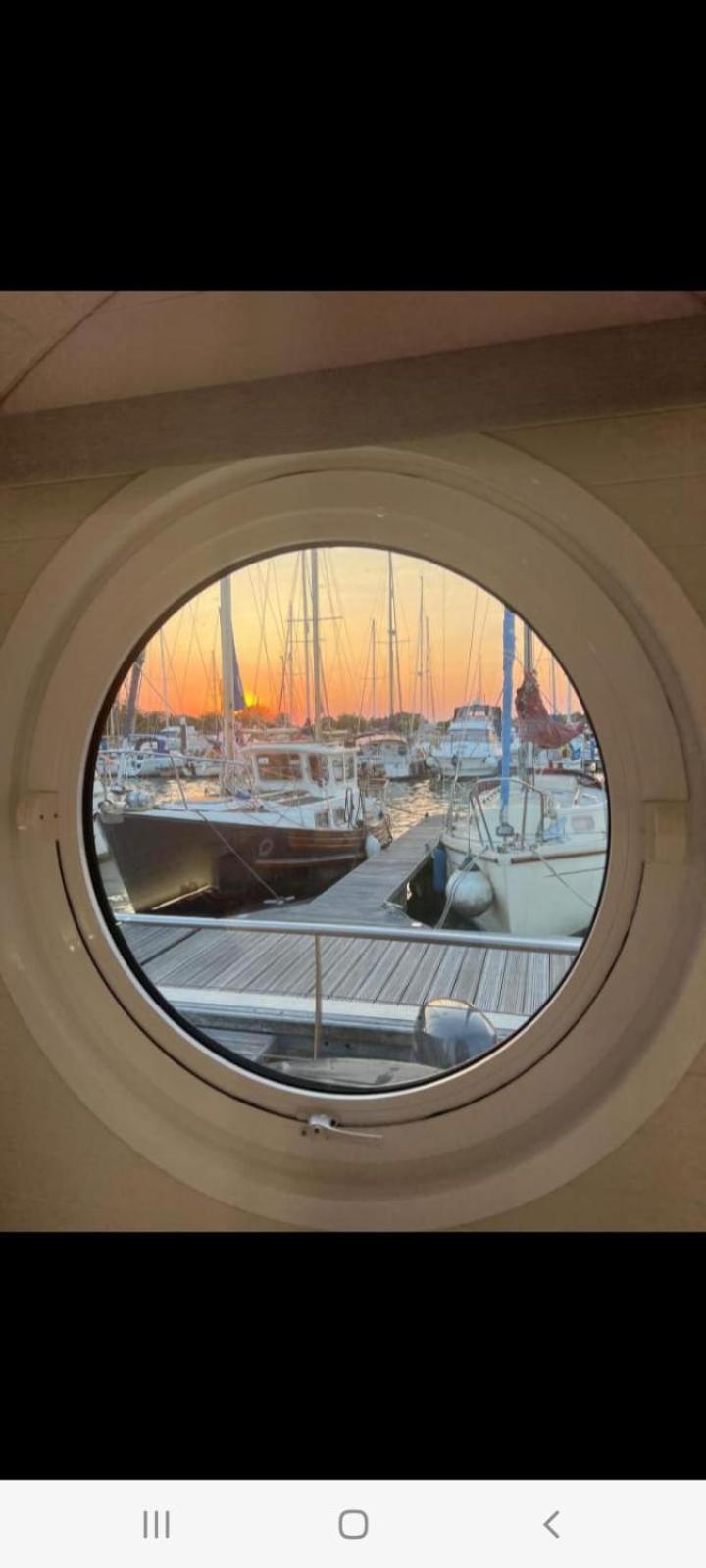 Sea Breeze Ark 900 Emsworth Exterior foto