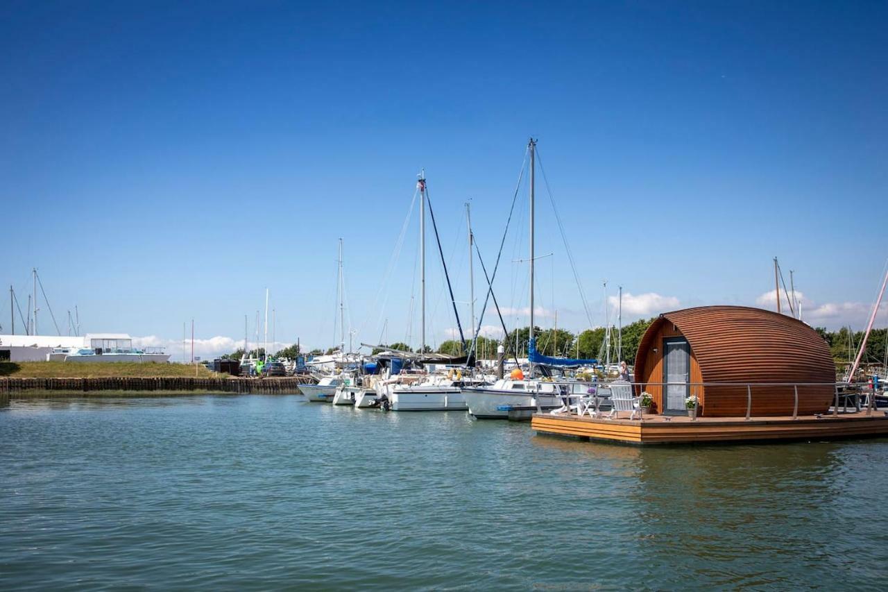 Sea Breeze Ark 900 Emsworth Exterior foto